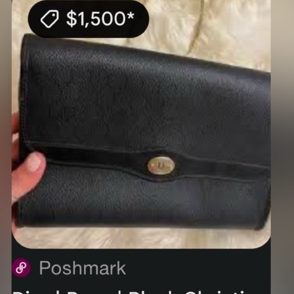 Authentic vintage Christian Dior Black Leather shoulder bag with Gold Accents - Picture 3 of 17